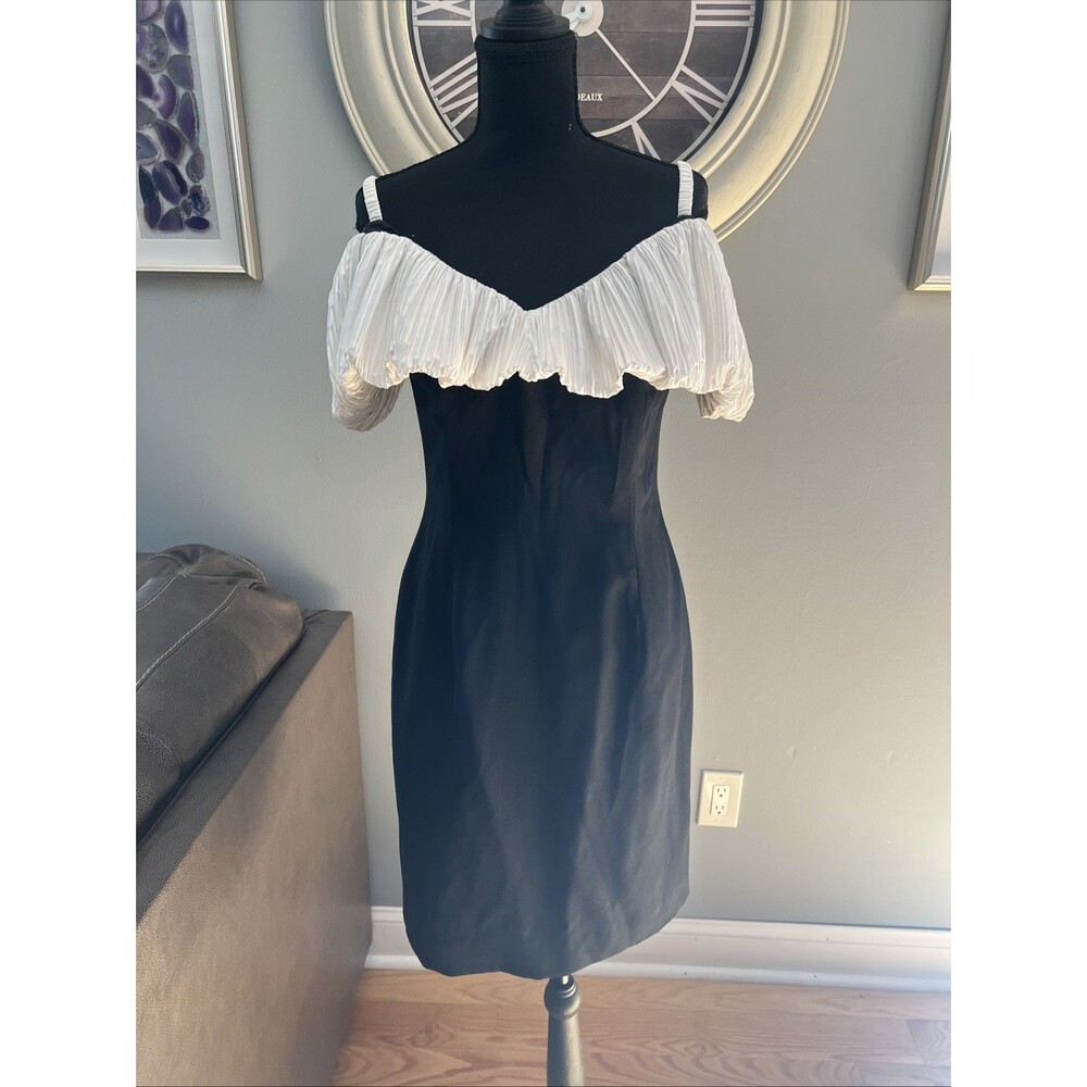 Vintage︱Victor Costa Boutique︱Cocktail Dress︱80's 90's︱Ruffles︱ 8︱Black White